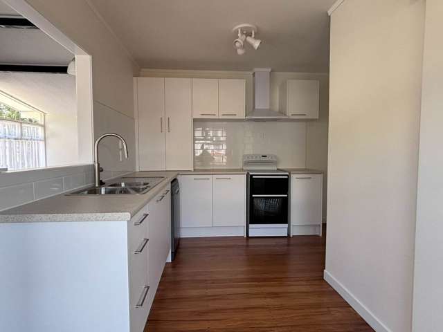 19 Totaravale Drive Sunnynook_4