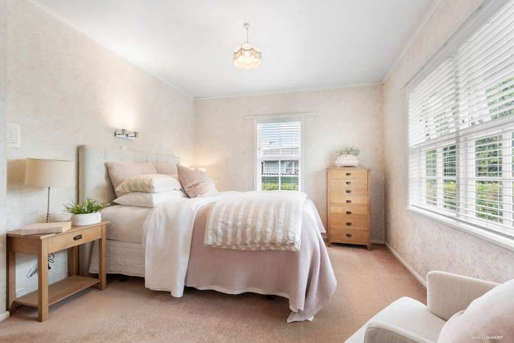 9 Riverpark Crescent Henderson_10