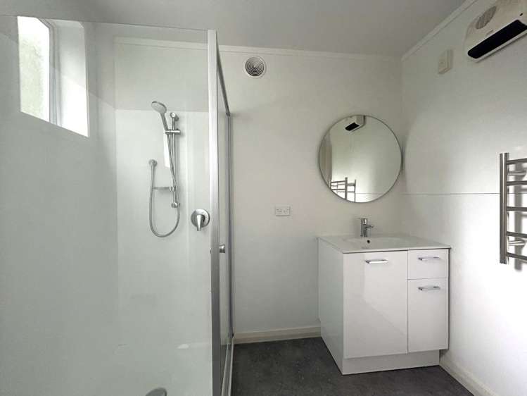 51B Renwick Place 10811_5