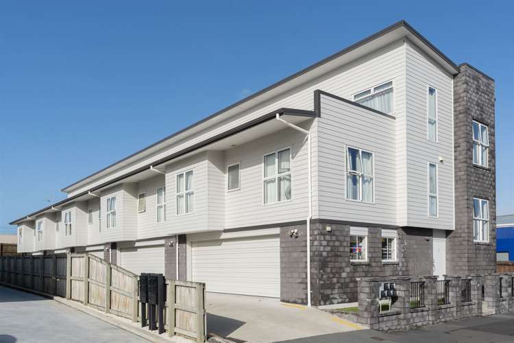 4/3 Somerset Street Frankton_1