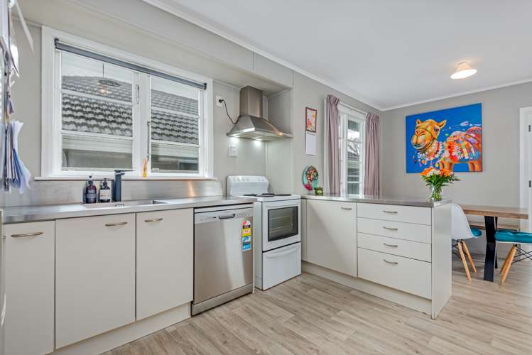 2 Chester Crescent West End_8