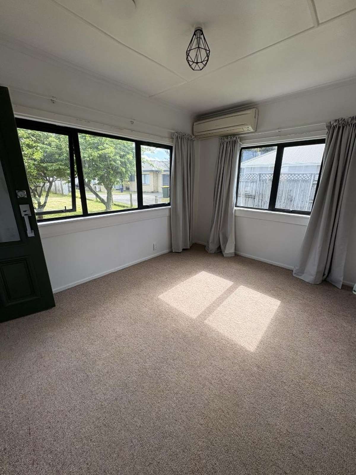 Spacious Three Bedroom Home in a Quiet Ngongotahā Location 5