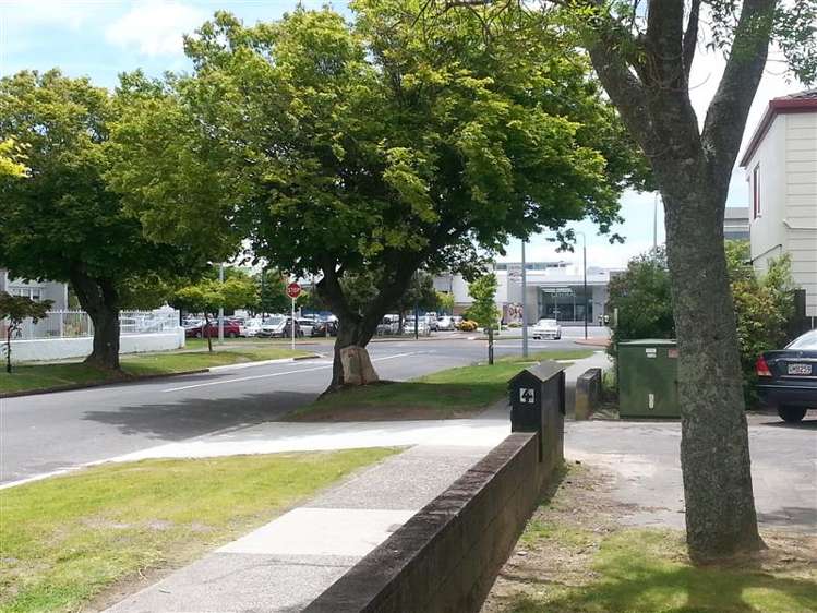 17/4 Eason Street 11068_1