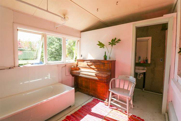 166 Barton Road Fairview_18