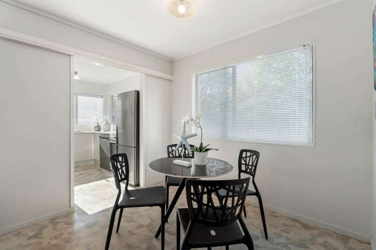 2/136 Moore Street Howick_11