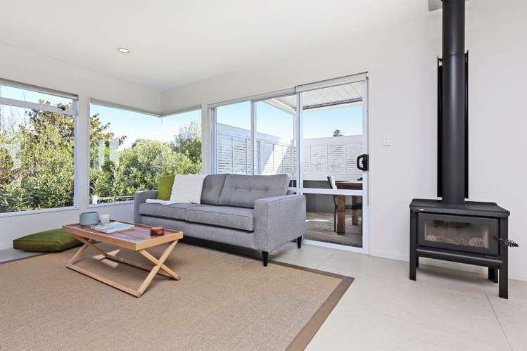 2/8 Gilray Place Waimarama_3