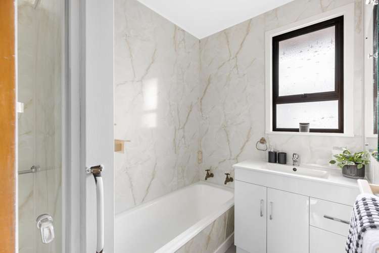 109 Creek road Allenton_15