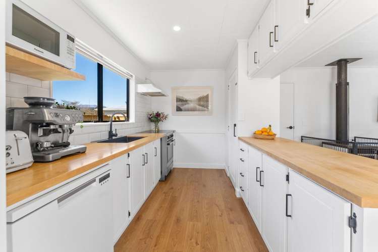 1a Lord Auckland Road Wakefield_11