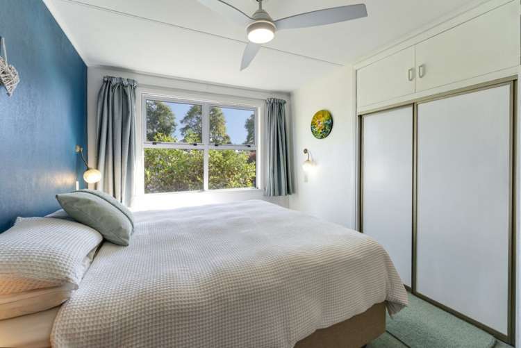 22 Tennyson Crescent Stoke_12