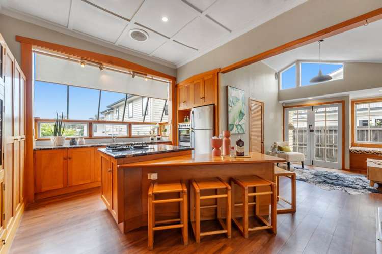 17 Queensway Three Kings_4