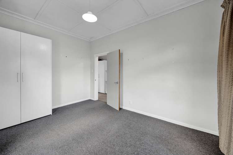 10 Erin Street Hawera_12