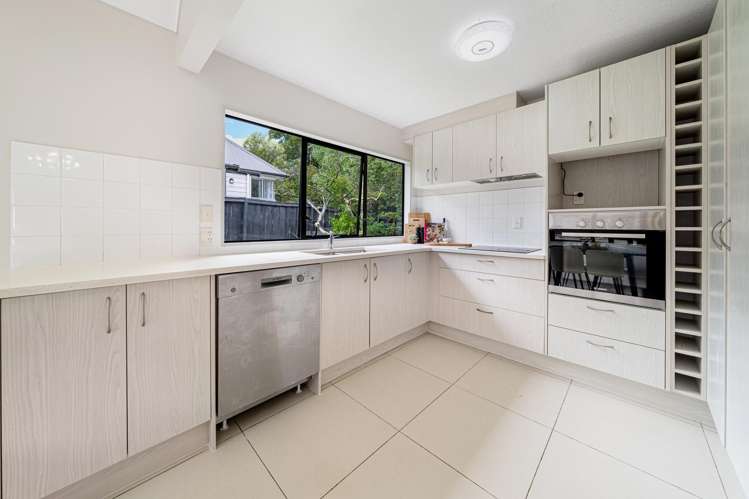 2/4 Brian Avenue Forrest Hill_12