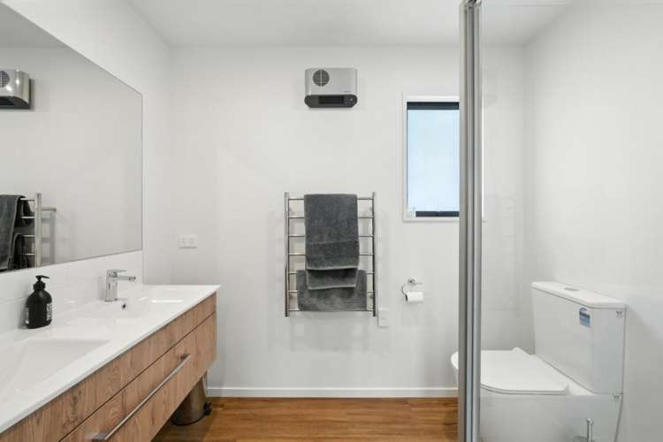 29 Plover Avenue Amberley_8