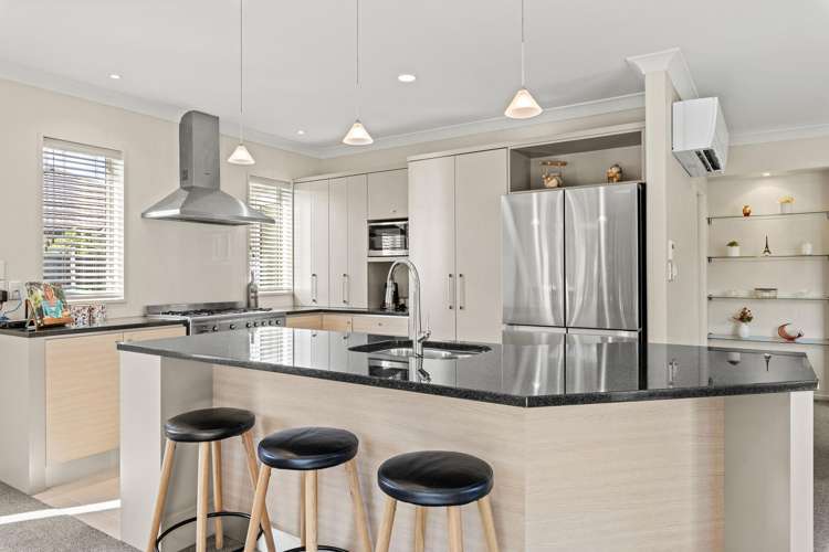 6 June Gardens Northwood_5