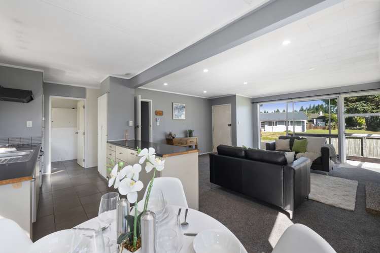 2 Adam Place Mangakakahi_6