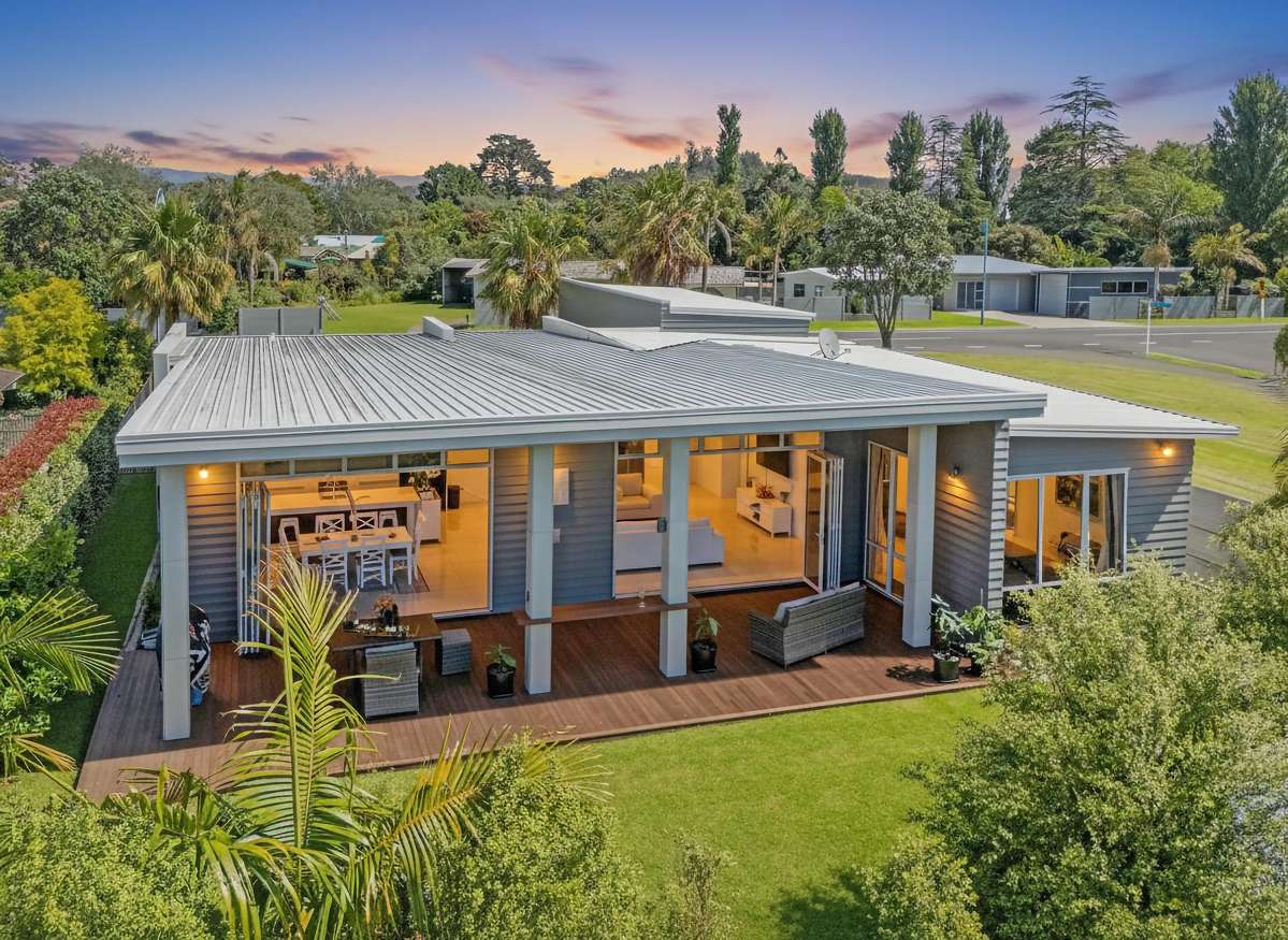 105 South Highway East_0