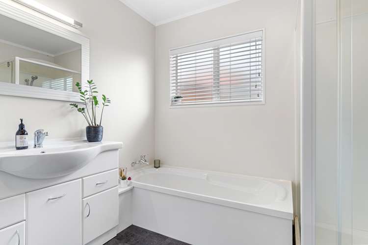 19 Bayfair Drive Mount Maunganui_13