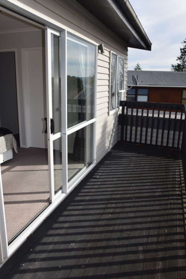 12 Miltonia Avenue Te Atatu South_17