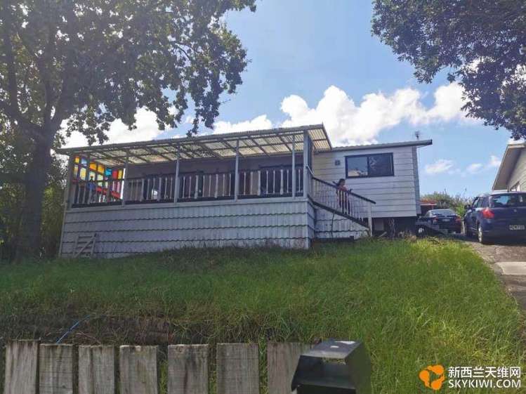 39 Helleur Road Massey_5