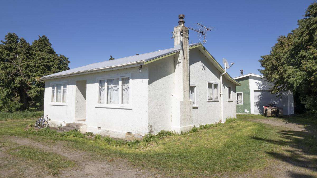 22 Bartons Road_5