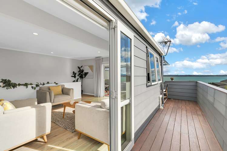 11a Joan Street Point Chevalier_5