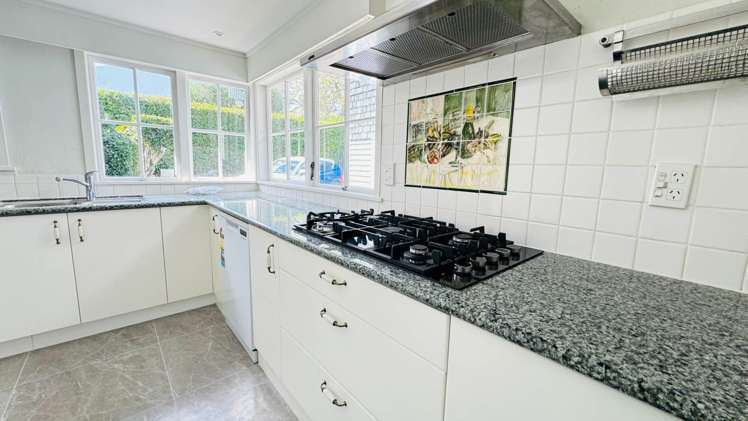 137 Long Drive St Heliers_21