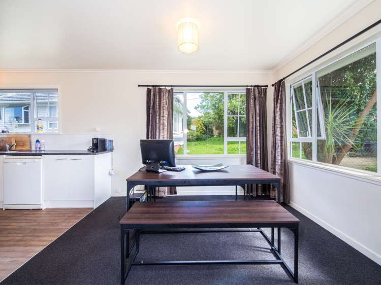 9 Tiroroa Avenue Te Atatu South_7