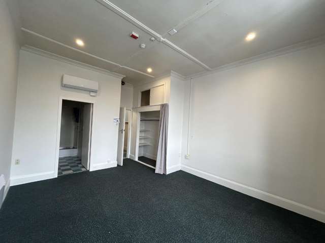 2/247 Cuba Street 10930_3