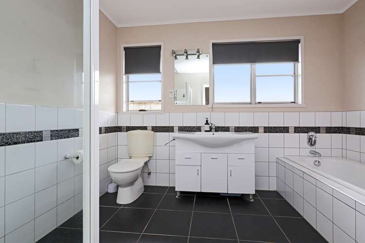 17 Surrey Street Taradale_7