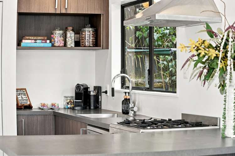 1/96 Alton Avenue Hillcrest_8