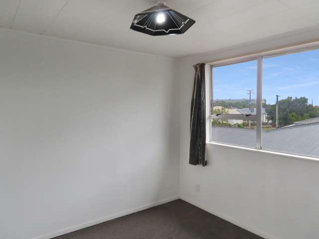 2/15 Douglas Street Waiwhetu_4