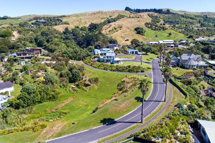 Lot 2 DP 568079, Sirrah Street Okitu_3