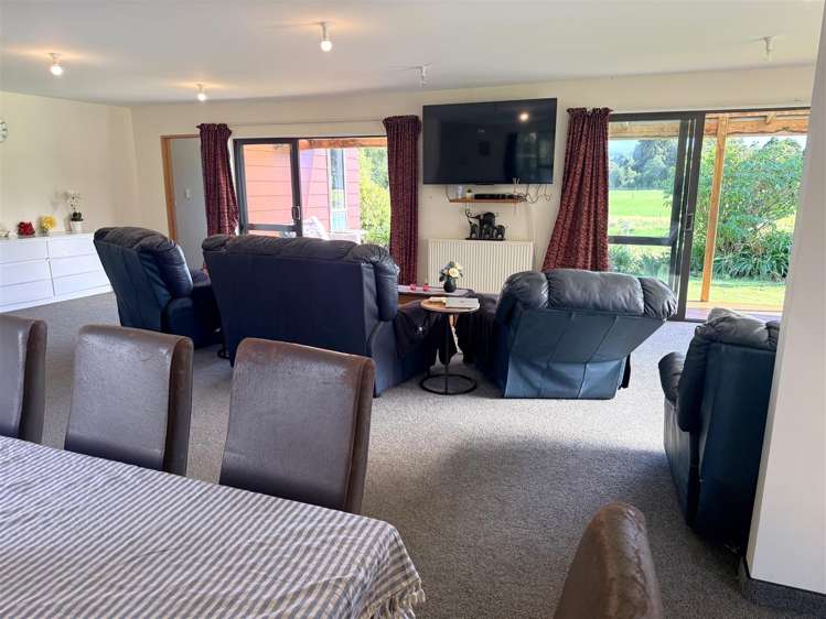 184 Golf Links Road Kaiata_11