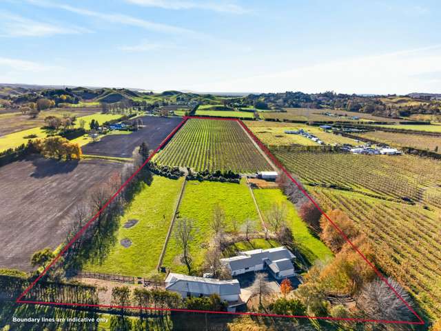 Modern dwellings, grazing and leased apple orchard