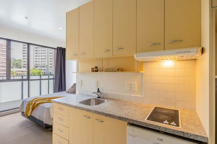 3B/50 Eden Crescent City Centre_5