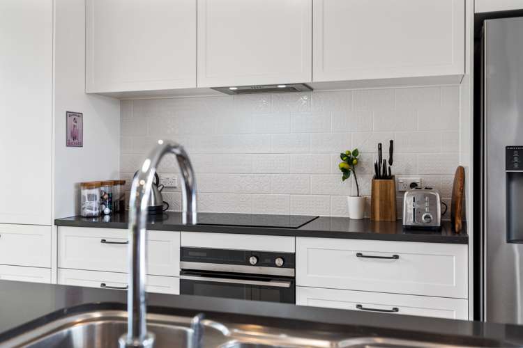 10 Carex Close Pyes Pa_6