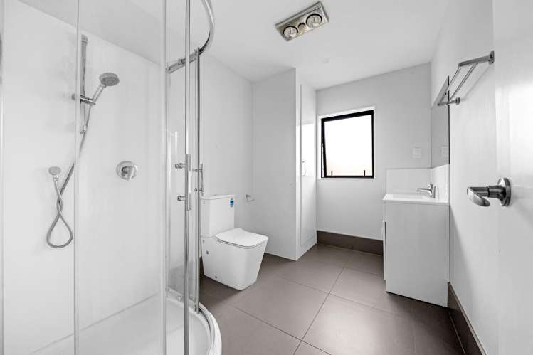 1/25 Kennington Drive Clendon Park_31