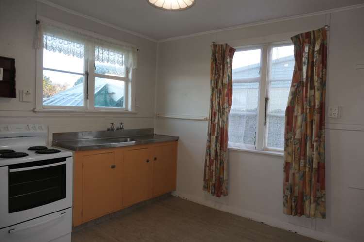 16 Robin Street Burwood_4