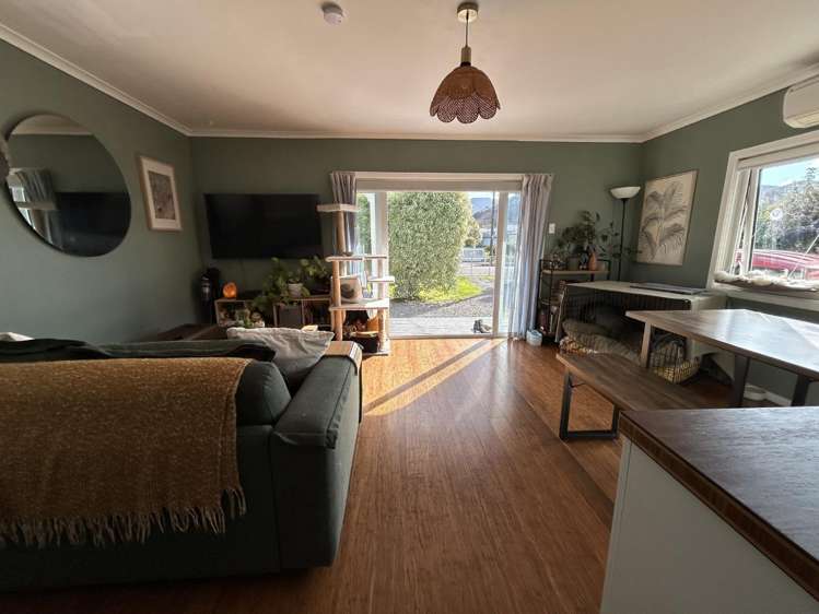 1 Farrier Grove Featherston_5