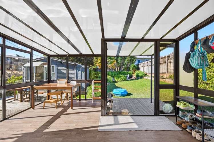 2/7 Pomelo Road Te Atatu South_9