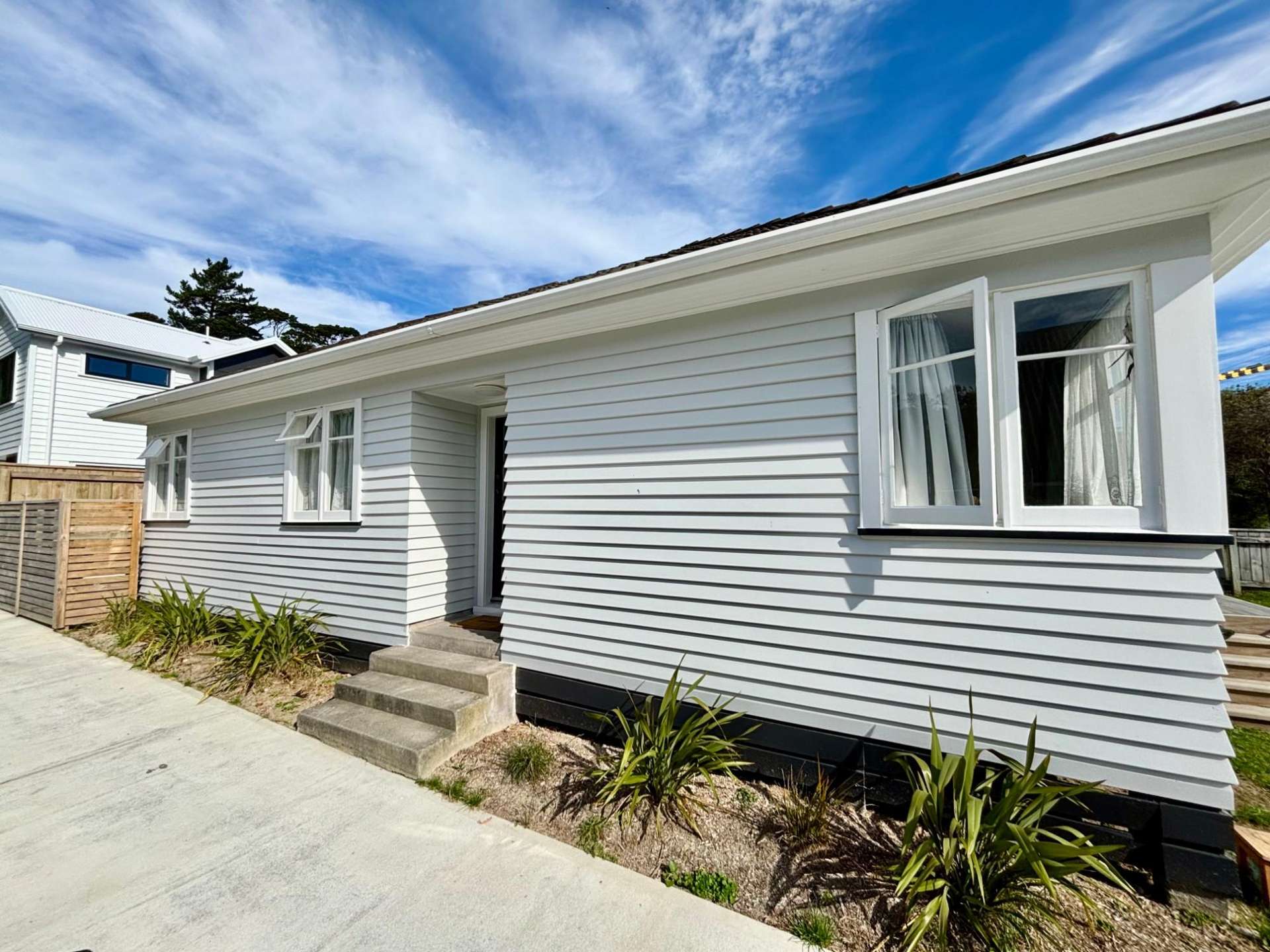 105 Main Road Wainuiomata_0