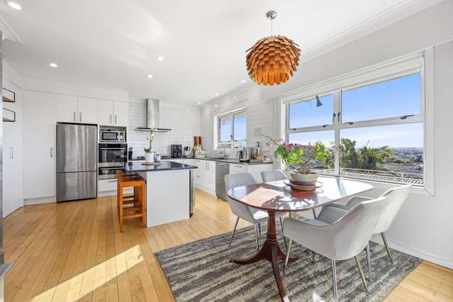 73 Bradbury Road Botany Downs_3