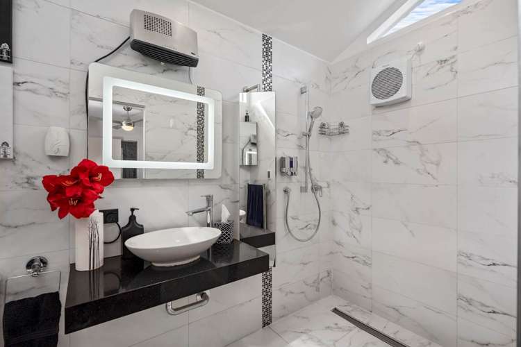 4 Taitapu Street Massey_17