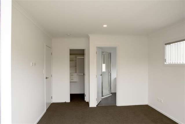 6 Charlotte Crescent Dinsdale_3