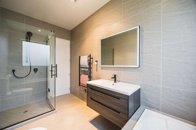 39 Matahae Crescent_3