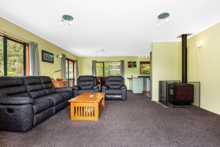 56 Elmslie Road Pinehaven_8