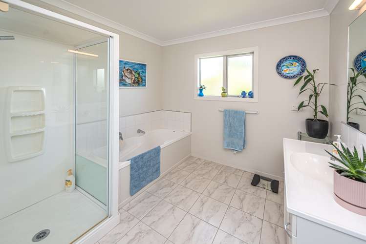 2 Gilligan Close College Estate_15