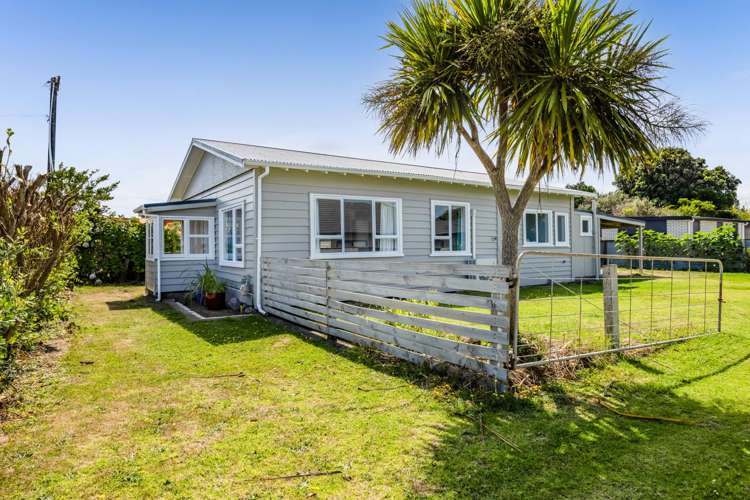 23 Layard Street Opunake_12