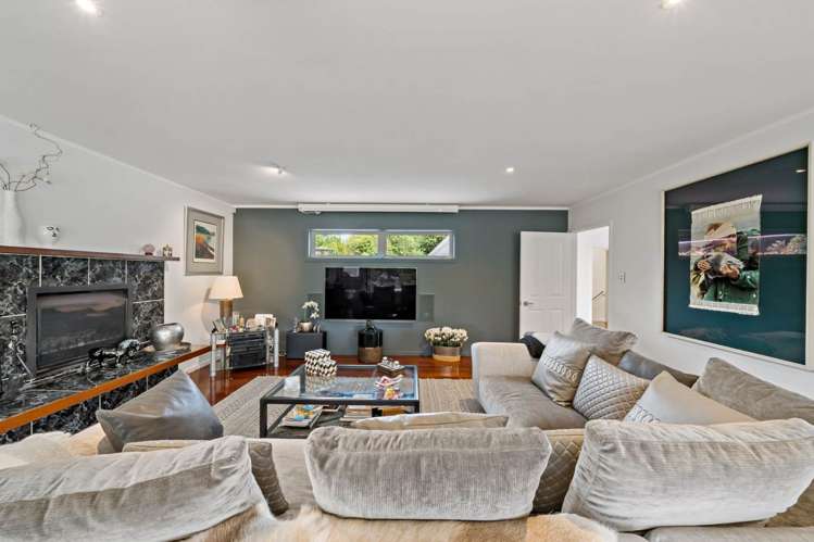 14 Oscar Road Greenhithe_19