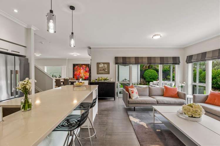16 Kensington Drive_2